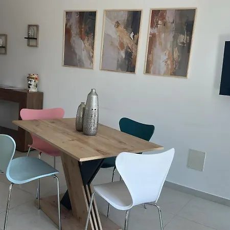 Lägenhet Silver House & Lukos House By Holidays