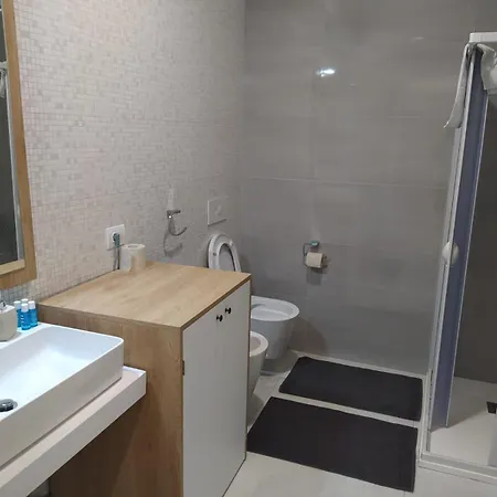 Lägenhet Silver House & Lukos House By Holidays