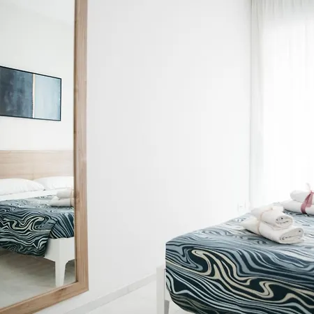 Silver House & Lukos House By Holidays Lejlighed *