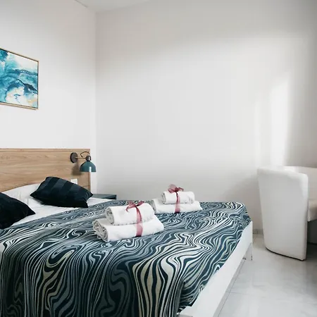 Silver House & Lukos House By Holidays *