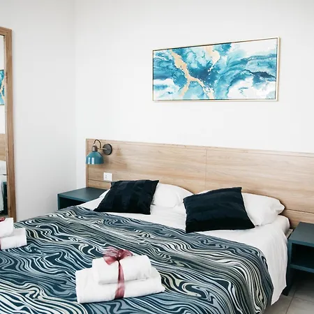 Lejlighed Silver House & Lukos House By Holidays *